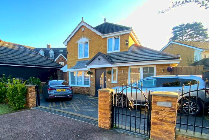 5 Bedroom Detached House To Rent In Richmond Court, Southgate, Crawley, RH10
