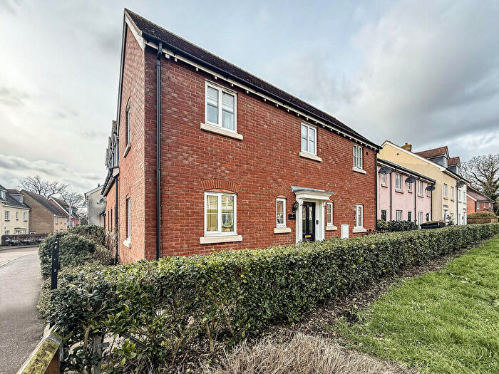 4 Bedroom Link Detached House For Sale In Shepherd Drive, Colchester, CO4