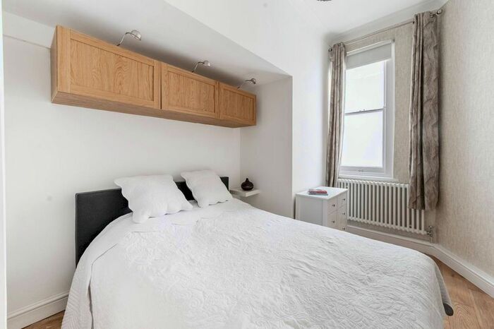 2 Bedroom Flat To Rent In Courtfield Gardens, South Kensington, London, SW5