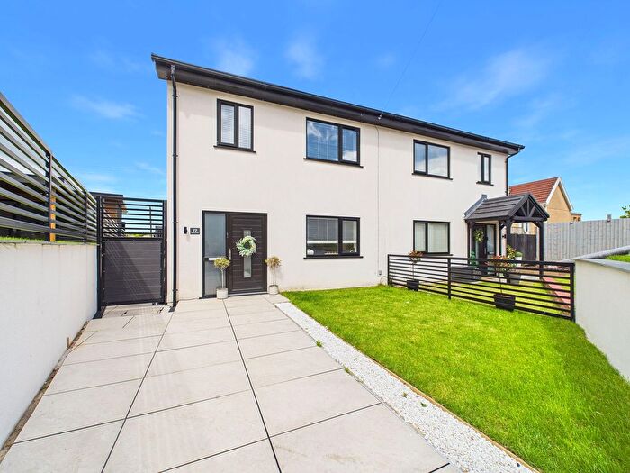 3 Bedroom Semi-Detached House For Sale In Cefn Hengoed Road, Winch Wen, SA1