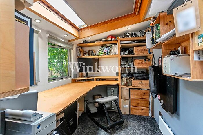 1 Bedroom Flat For Sale In Clinton Road, London, N15
