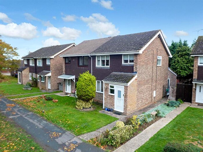 3 Bedroom Semi Detached House For Sale In Collins Walk, Newport Pagnell, MK16