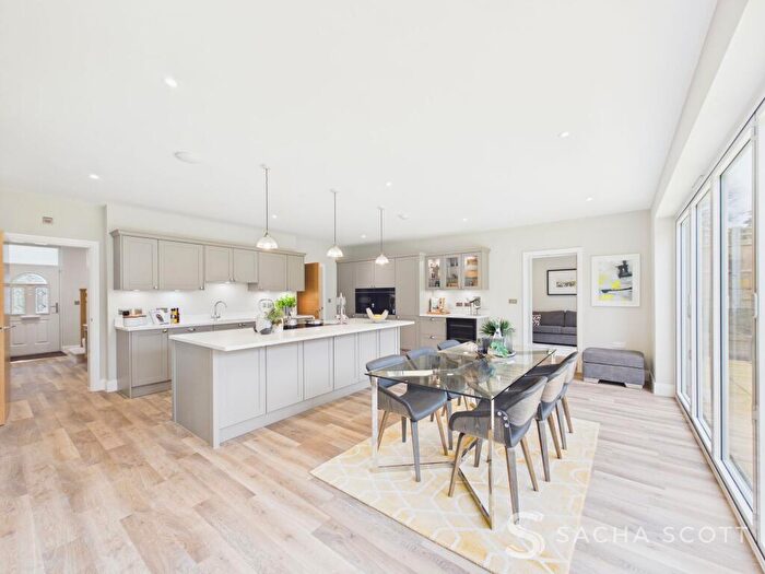 4 Bedroom Detached House For Sale In Cross Road, Tadworth, KT20