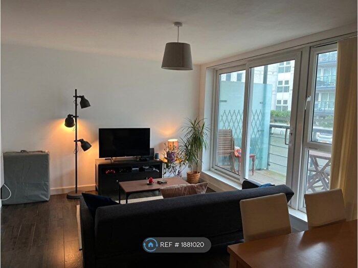2 Bedroom Flat To Rent In Spanish Road, London, SW18