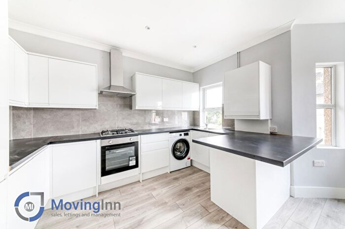 3 Bedroom Maisonette To Rent In St. James's Park, Croydon, Surrey, CR0