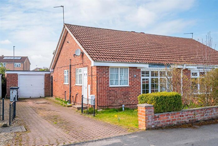 2 Bedroom Detached House To Rent In Newton Way, Strensall, York, YO32