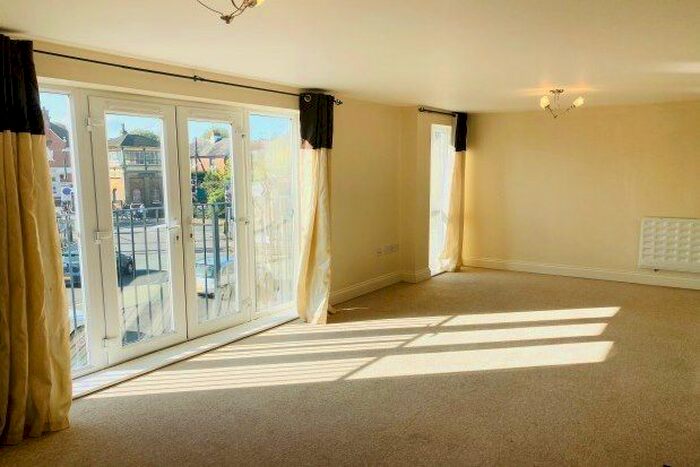 2 Bedroom Flat To Rent In 4-10 Station Way, Crawley RH10