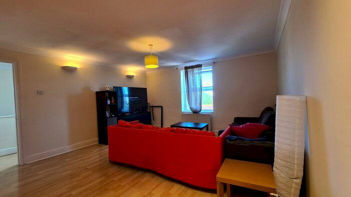 2 Bedroom Property To Rent In Knollys Road, London, SW16