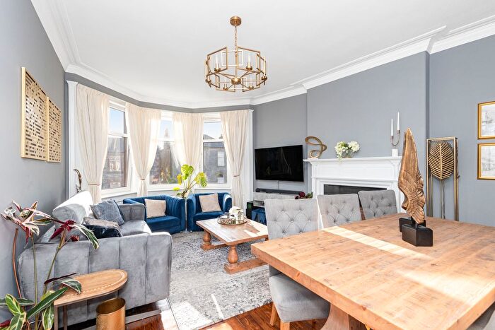 4 Bedroom Flat For Sale In Willowbrae Avenue, Willowbrae, Edinburgh, EH8