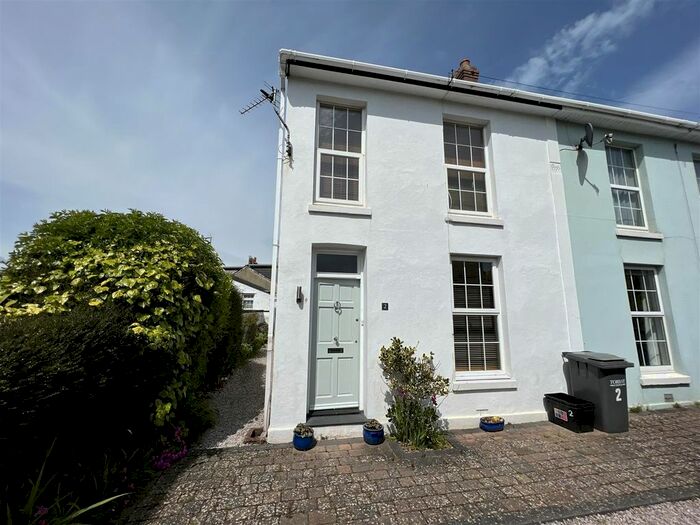 2 Bedroom Property To Rent In Penn Lane, Brixham, Devon, TQ5