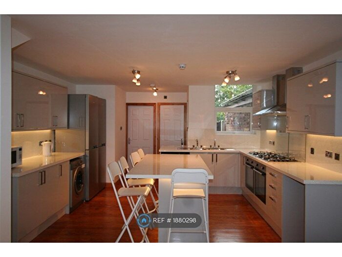 7 Bedroom Terraced House To Rent In Brailsford Road, Manchester, M14