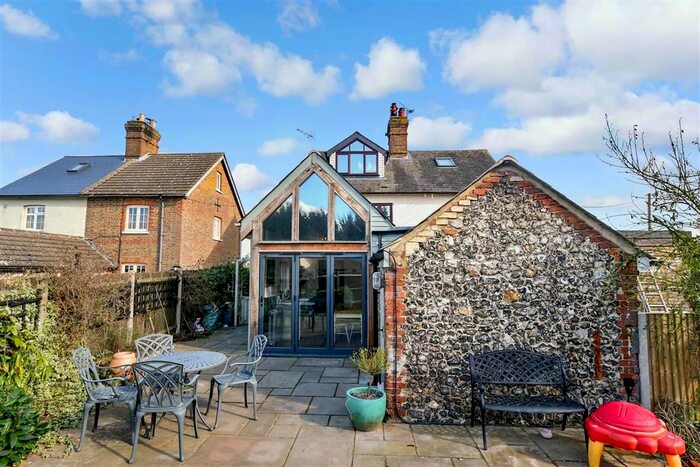 3 Bedroom Semi-Detached House For Sale In Doddington, Sittingbourne, ME9