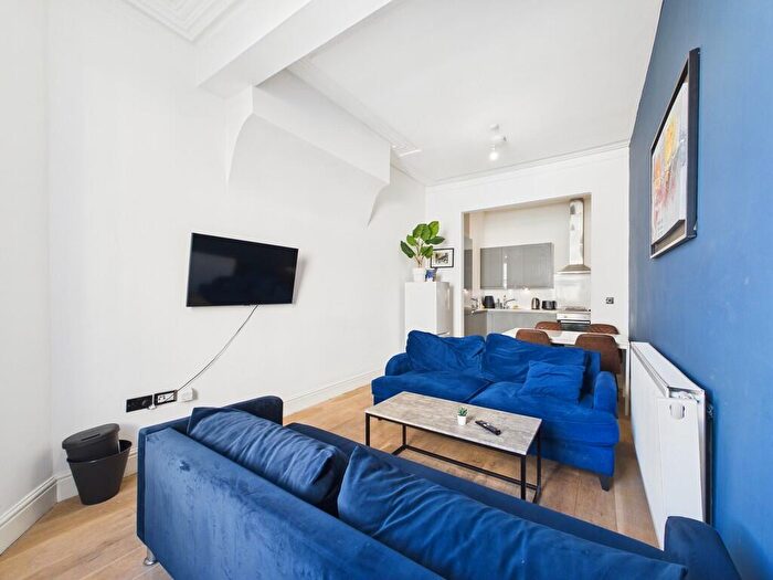 5 Bedroom Maisonette To Rent In Western Road, Hove, BN3