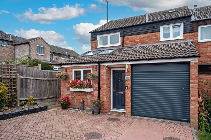 3 Bedroom Semi-detached House For Sale In Pheasant Rise, Bar Hill, CB23