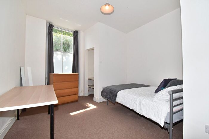 1 Bedroom Flat To Rent In Church Street, Falmouth, TR11