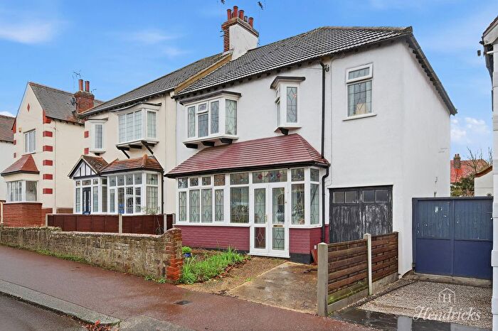 3 Bedroom Semi-Detached House For Sale In Walker Drive, Leigh-On-Sea, SS9