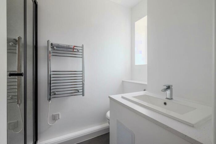 2 Bedroom Cottage To Rent In Meltham Road, Lockwood, HD1