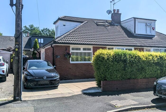 2 Bedroom Flat To Rent In Brookway, Oldham, OL4