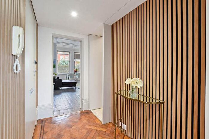 3 Bedroom Flat For Sale In Greencroft Gardens, London, NW6