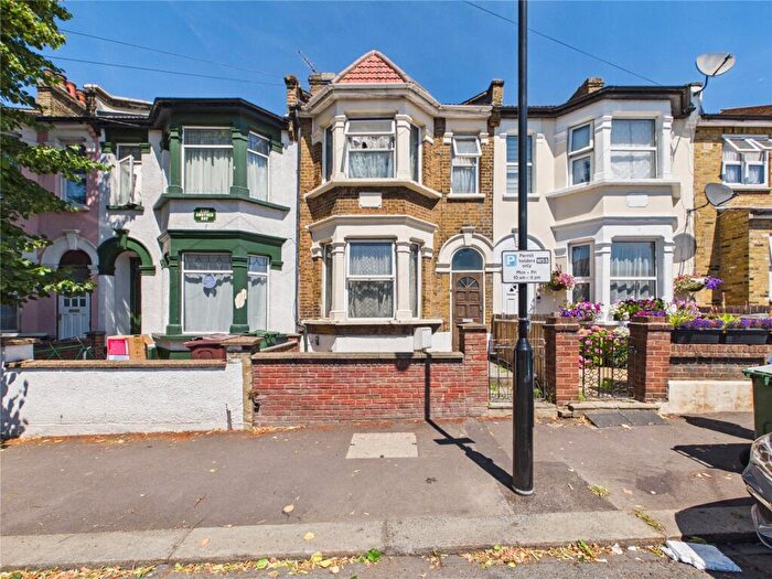 3 Bedroom Terraced House For Sale In Raglan Road, Walthamstow, E17