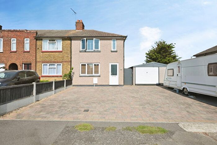 3 Bedroom End Of Terrace House For Sale In Hall Avenue, Aveley, South Ockendon, Essex, RM15