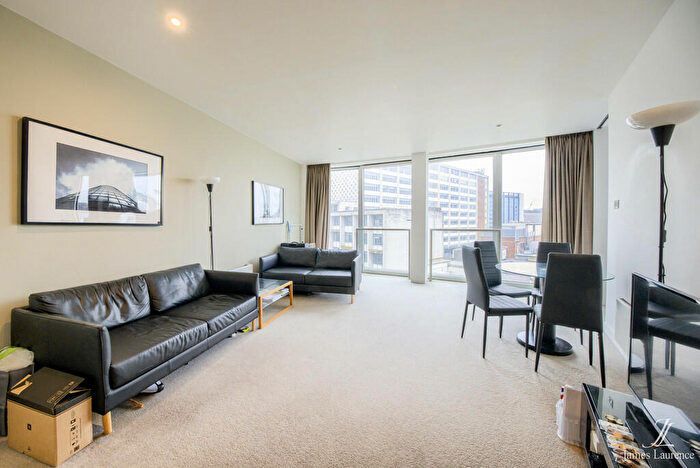 2 Bedroom Apartment To Rent In The Rotunda, New Street, Birmingham, B2