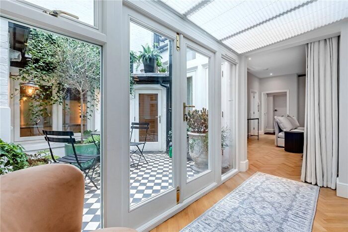 2 Bedroom Flat To Rent In Lennox Gardens, London, SW1X