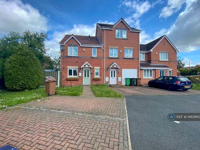 3 Bedroom End Of Terrace House To Rent In Braithwaite Road, Middleton, Manchester, M24