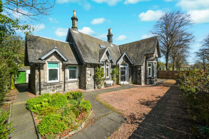 3 Bedroom Detached House For Sale In The Lodge, Leys Park Road, Dunfermline, KY12
