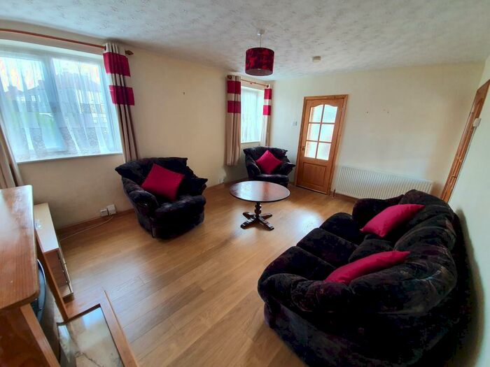 3 Bedroom House To Rent In Duncombe Road, Bristol, BS15