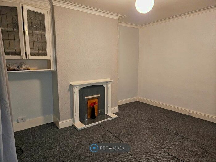 3 Bedroom Terraced House To Rent In Paley Terrace, Bradford, BD4