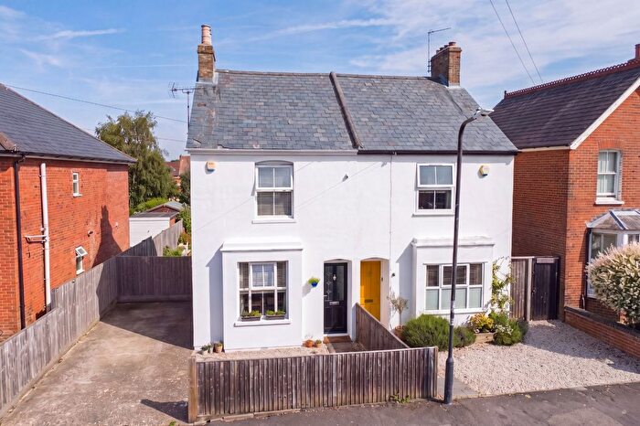 3 Bedroom Semi-Detached House For Sale In Gordon Road, Maidenhead, Berkshire, SL6