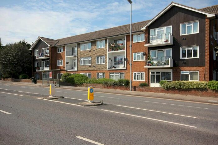 1 Bedroom Flat To Rent In Benfield Court, Old Shoreham Road, Portslade, Brighton, BN41