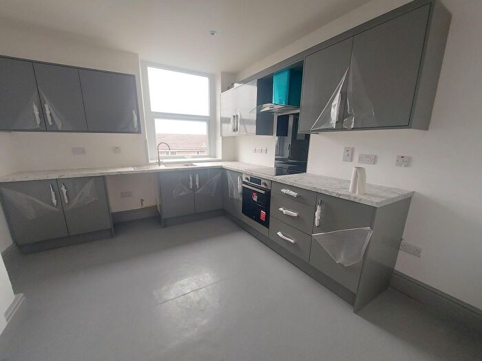 2 Bedroom Property To Rent In Otley Road, Bradford, BD3