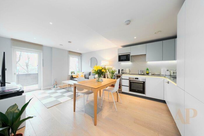 2 Bedroom Apartment To Rent In The Cooper Building, Wharf Road, London, N1