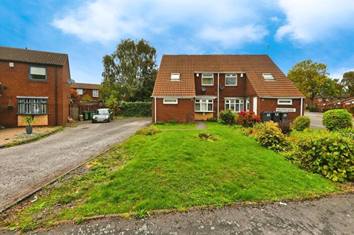 3 Bedroom Semi Detached House For Sale In Wheldrake Avenue, Birmingham, B34