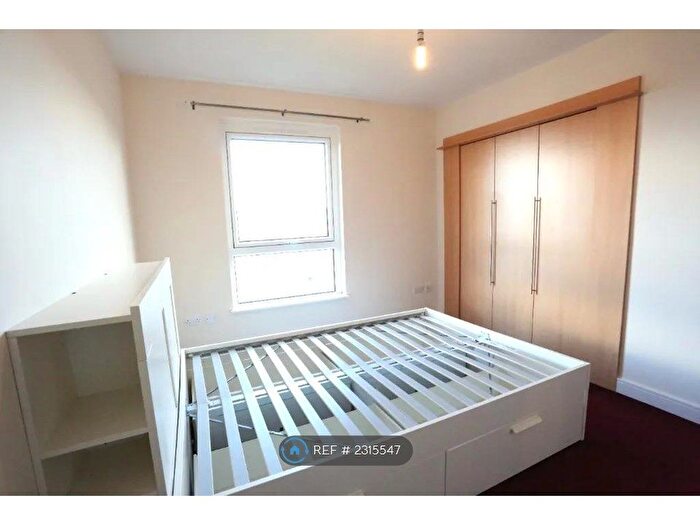2 Bedroom Flat To Rent In Ferry Gait Crescent, Edinburgh, EH4