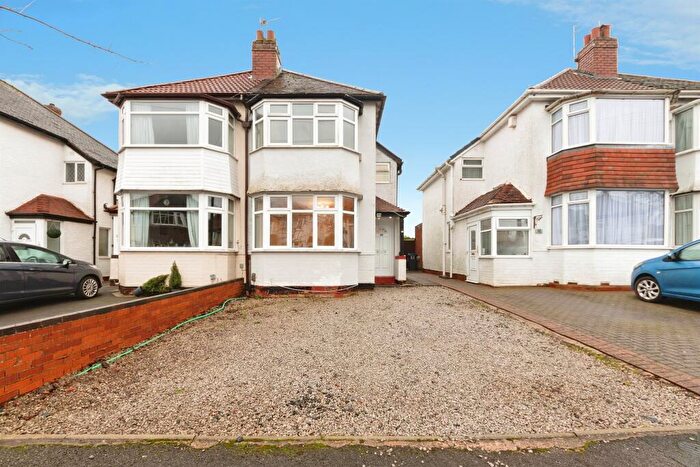 3 Bedroom Semi Detached House For Sale In Barton Croft, Birmingham, B28