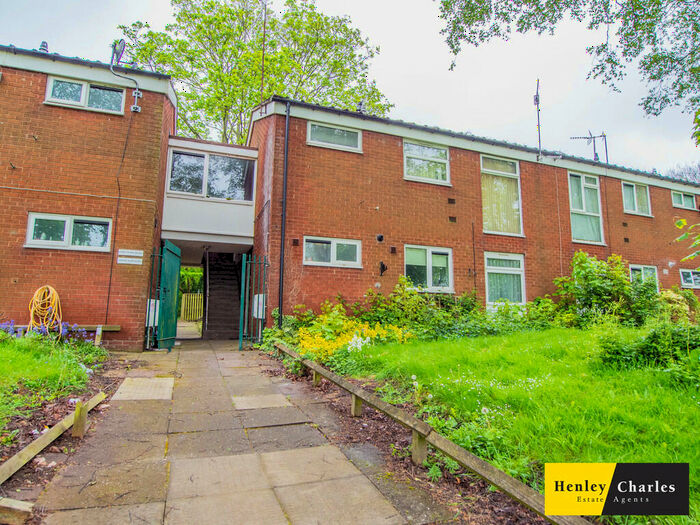 1 Bedroom Apartment For Sale In Kingsdown Avenue, Great Barr, Birmingham, B42