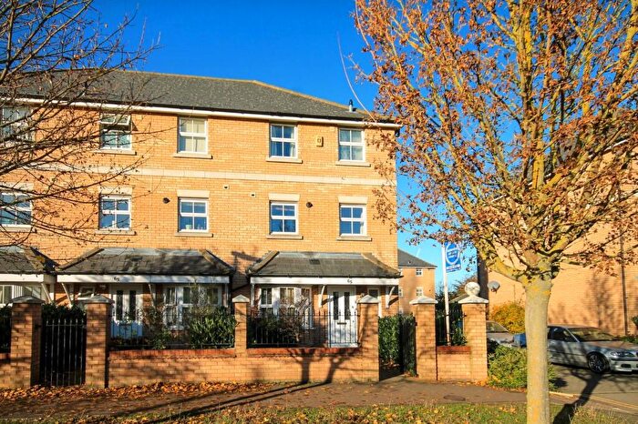 3 Bedroom Town House To Rent In Rustat Road, Cambridge, CB1