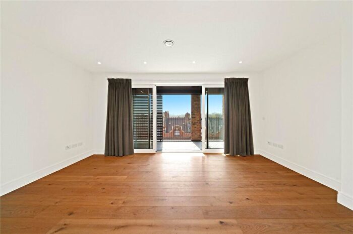 2 Bedroom Flat To Rent In Langham Road, Wood Green, N15