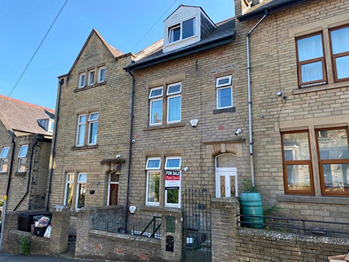 5 Bedroom Terraced House For Sale In High Street, Brighouse, HD6