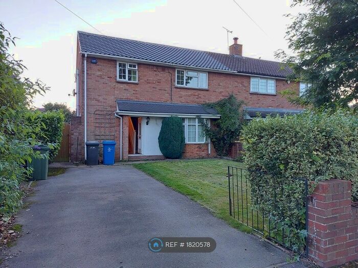 3 Bedroom Semi-Detached House To Rent In Clarefield Road, Maidenhead, SL6