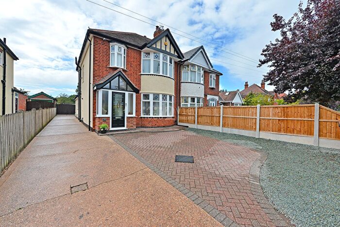 3 Bedroom Semi-Detached House For Sale In Nottingham Road, Hucknall, NG15