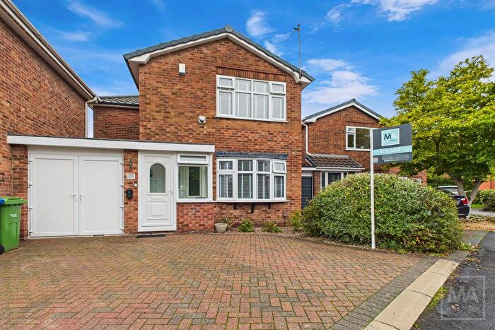 3 Bedroom Link Detached House For Sale In Fairfield Gardens, Stockton Heath, Warrington, WA4