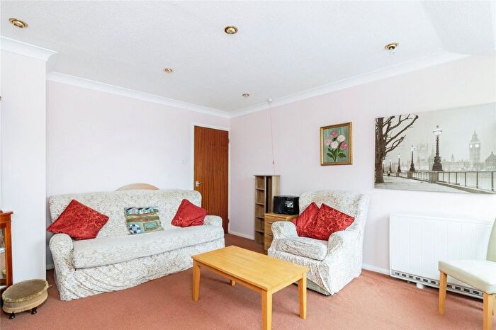 1 Bedroom Flat For Sale In Pebble Court, Paignton, Devon, TQ4
