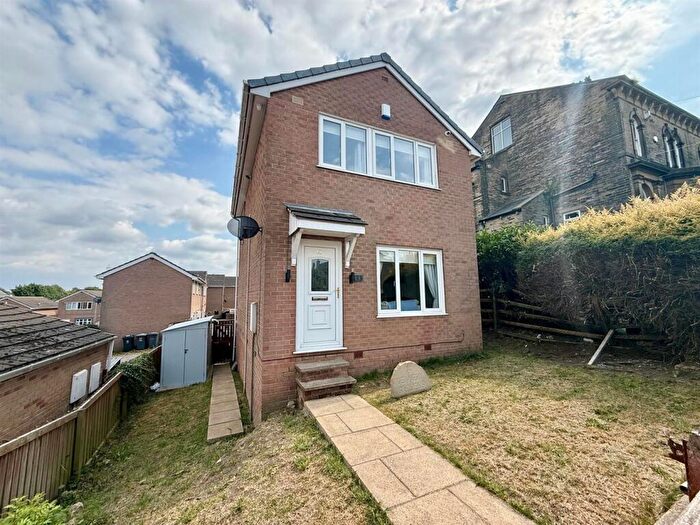 3 Bedroom Detached House For Sale In Deanery Gardens, Eccleshill, Bradford, BD10