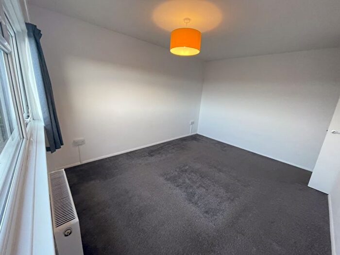 3 Bedroom Flat To Rent In Turners Place, Holmer Green, High Wycombe, HP15