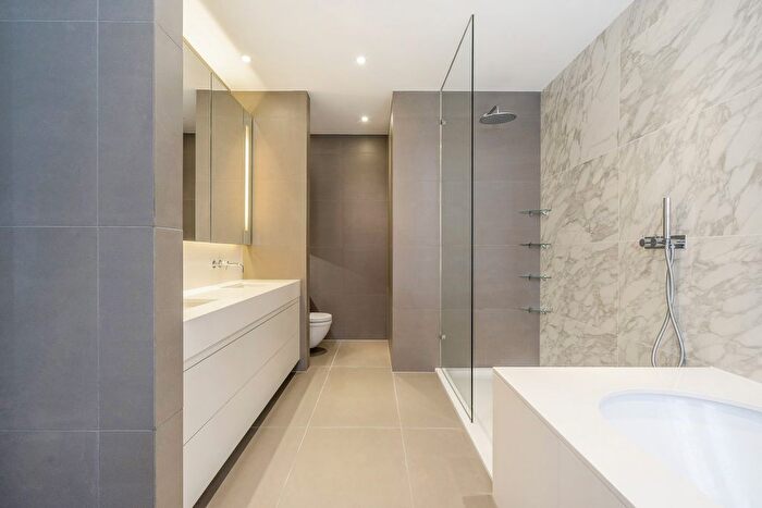 3 Bedroom Flat To Rent In Sloane Street, Knightsbridge, SW1X