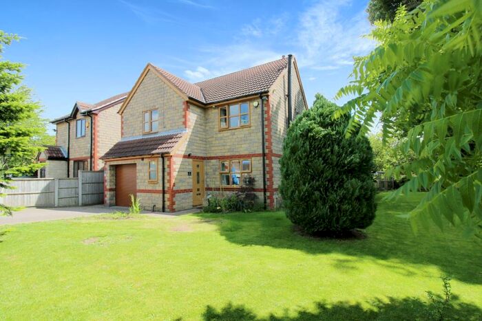 4 Bedroom Detached House For Sale In Birchwood Gardens, Rotherham, S66
